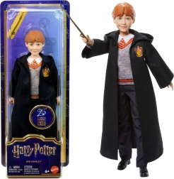 Panenka Ron Weasley v kouzelnickém kostýmu s hůlkou