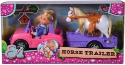 panenka evi love s džípem a přívěsem pro koně