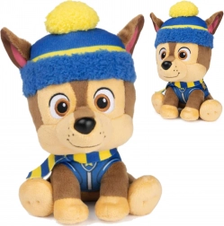 Plyšový pes CHASE z PAW PATROL v zimní čepici a šále 18 cm