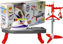 Dětská sada žehličky na baterie s deskou a věšákem