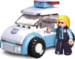 Policistka s vozidlem od Sluban