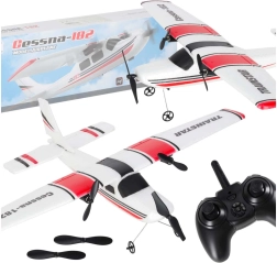 Rc letadlo cessna 182 trainstar 2,4 ghz – dvojitý motor a lehká epe pěna