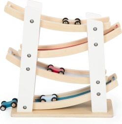 Dřevěná kaskádová závodní dráha