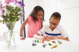 Vytvoř a maluj – safari magnety a odznaky