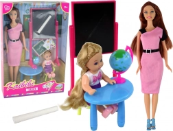 Učitelka s žákem, školní set s tabulí a globusem