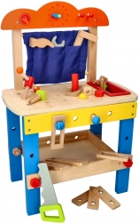 Dřevěná dílna pro malé kutily s nářadím