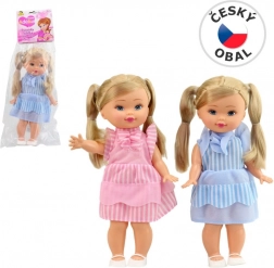 Panenka s copánky a kšandami