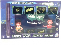 Kreslicí tabulka svítící ve tmě pro děti