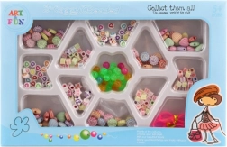 Sada plastových korálků v krabičce pro děti