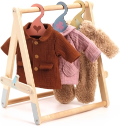 Věšák s ramínky pro panenku Djeco