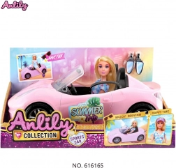 Panenka Marta s autem a doplňky