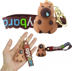 Brelok kapibara s karabinou a kroužkem