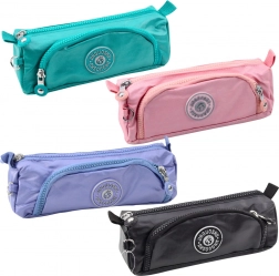 Školní penál s dvěma kapsami a přívěskem