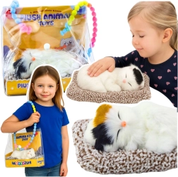 Spící kočička na polštářku s měkkým kožíškem a zvuky mňoukání v přenosné taštičce