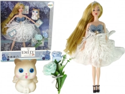 panenka emily s koťátkem a květinami