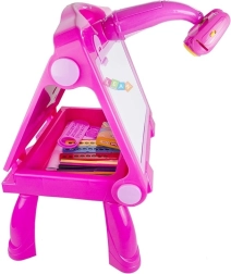 Růžová tabule s projektorem pro kreslení a malování