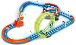 dráha se svítícím autíčkem s USB nabíjením