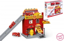Hasičská stanice s auty a výtahem, český obal