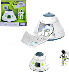 Vesmírná stanice s doplňky