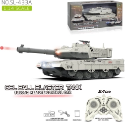 Dálkově ovládaný bílý tank se střelbou gelovými kuličkami