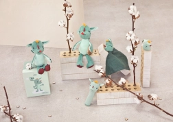 Chrastítko na zápěstí Dráček Joe od Lilliputiens