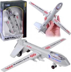 Kovový dron s válečnými efekty