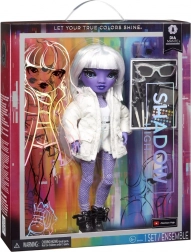 Panenka Shadow High Dia Mante s kosmetikou a kávou