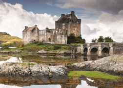 Ravensburger puzzle Eilean Donan Castle – Velká Británie, 1000 dílků
