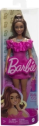 barbie modelka v růžových šatech s volánky