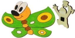 DODO dřevěná dekorační magnetka – zelený motýl 10 × 7 cm