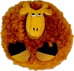 Dřevěná magnetka s pomponem žirafa – ručně vyráběná dekorace