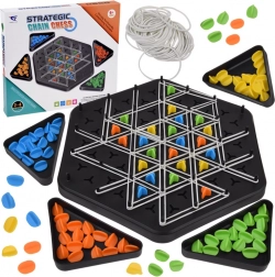 Strategická hra řetězové šachy – obsazuj trojúhelníky