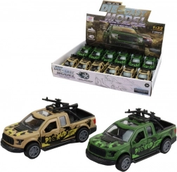 Auto s kovovou konstrukcí a zpětným chodem