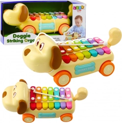 Jezdící pejsek s činelky