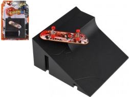 Prstový skateboard s rampou – plastový fingerboard se šroubovacími díly