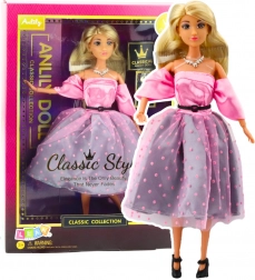 Panenka Anlily ve světlých růžových šatech s puntíky a pohyblivými končetinami