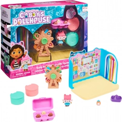 GABBY’S DOLLHOUSE kreativní pokoj s kolotočem a figurkou Tekturzątko