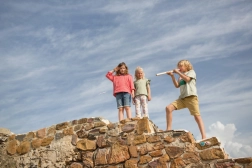 Veselá foukačka – dřevěná foukací trubka pro děti od 6 let