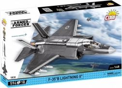 Model bojového letounu F-35B Lightning II z kostiček