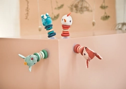 Houpací chrastítko s přísavkou Dráček Joe