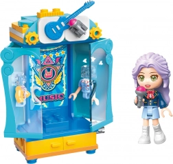 Qman UNA šatní skříň zpěvačky