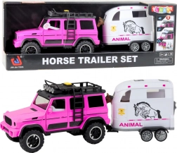Terénní auto s přívěsem na koně se světly a zvuky