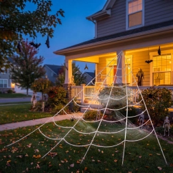 Halloweenská pavučina z bílé žinylky 5 × 4,8 m s upevňovacími kolíky