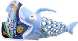 Chytání rybiček do vody – žralok a rybičky