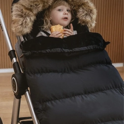 Zimní fusak do kočárku a na sáně s kožešinovou kapucí – černý