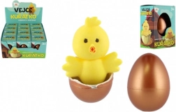 Líhnoucí se kuřátko ve vejci