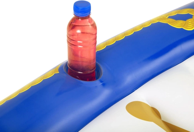 Držáky na nápoje a průhledové okénko