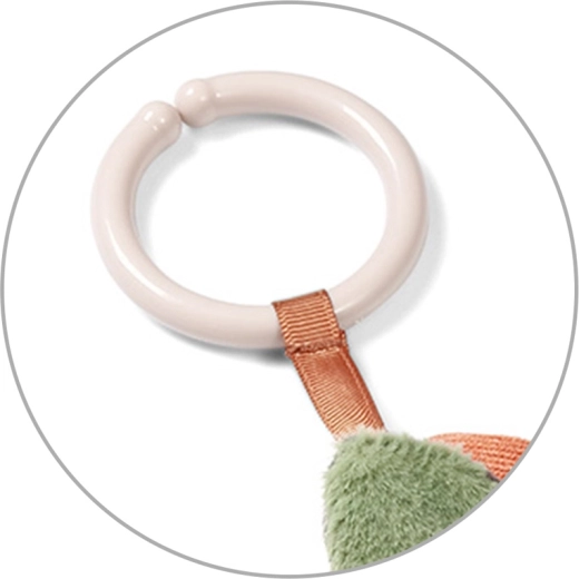 Snadné zavěšení na kočárek či autosedačku