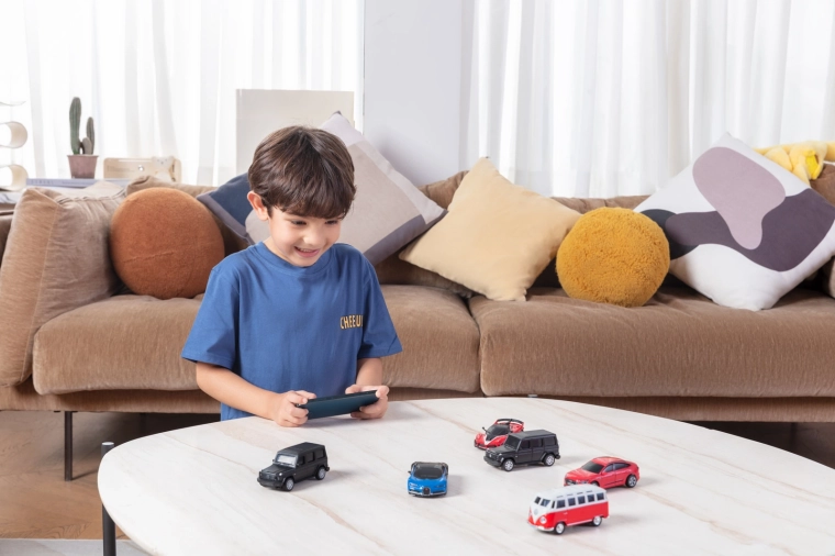 Prémiové die‑cast provedení se světly