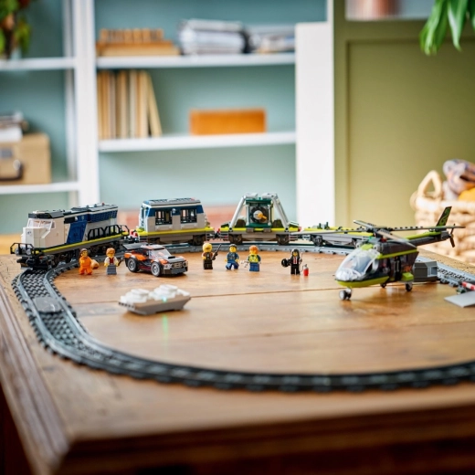 Kompletní akční scéna na kolejích